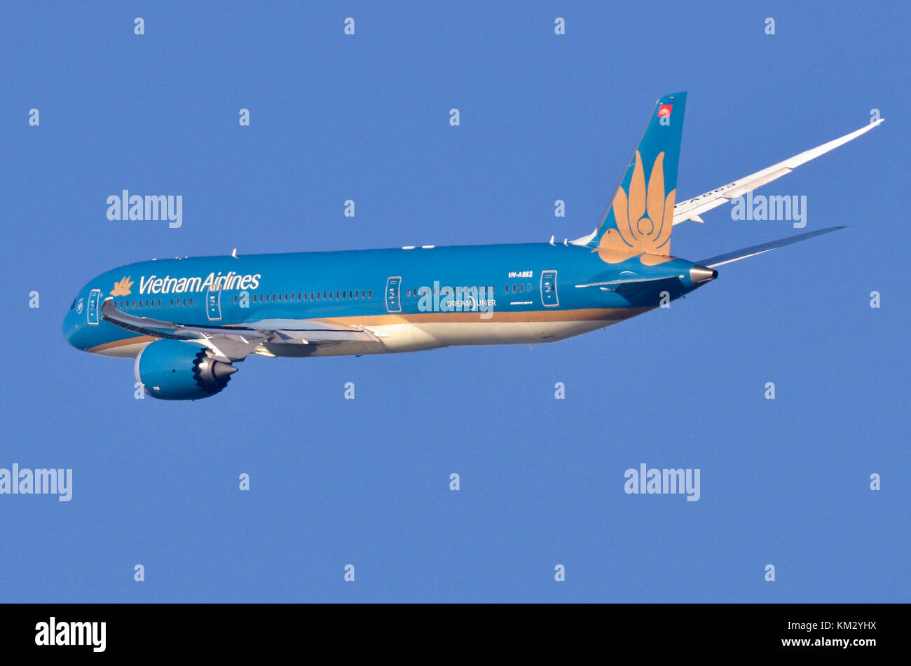 Boeing 787-9 Dreamliner, Vietnam Airlines, Heathrow Airport, UK. Boeing 787-9 VN-A863 is seen departing after take-off. Stock Photo