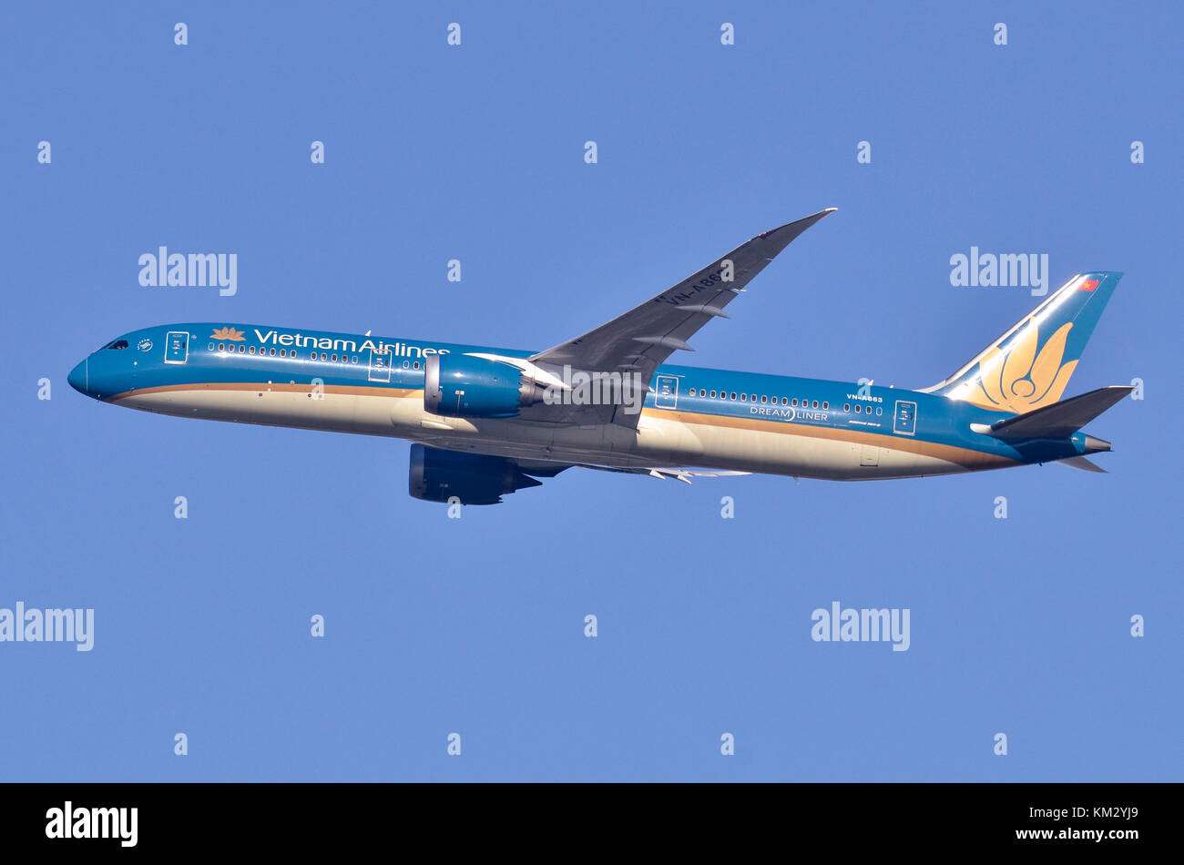 Vietnam Airlines Boeing 787-9 Dreamliner, Heathrow Airport, UK. Boeing 787-9 VN-A863 is seen departing after take-off. Stock Photo