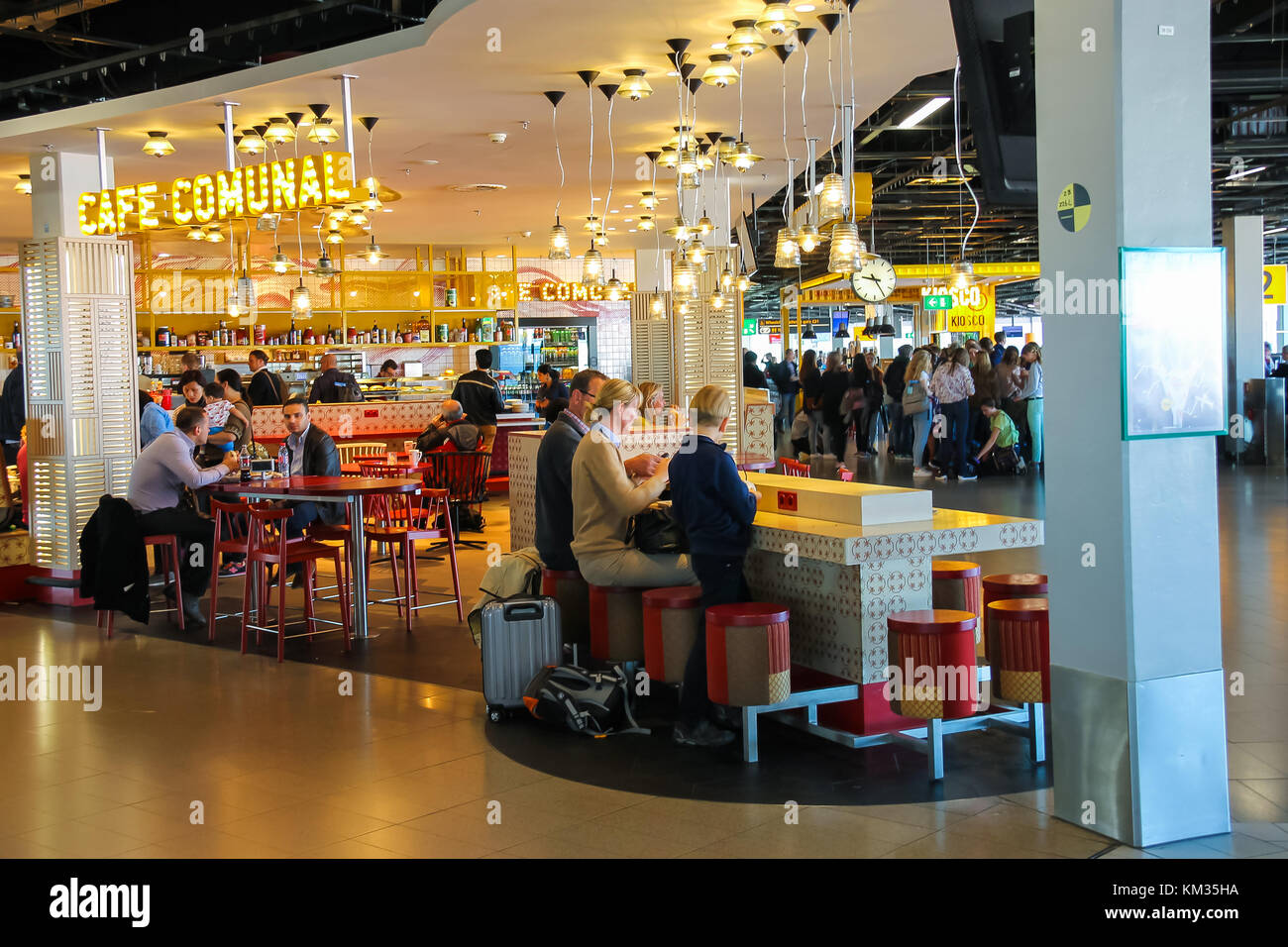 Schiphol airport amsterdam food hi-res stock photography and images - Alamy