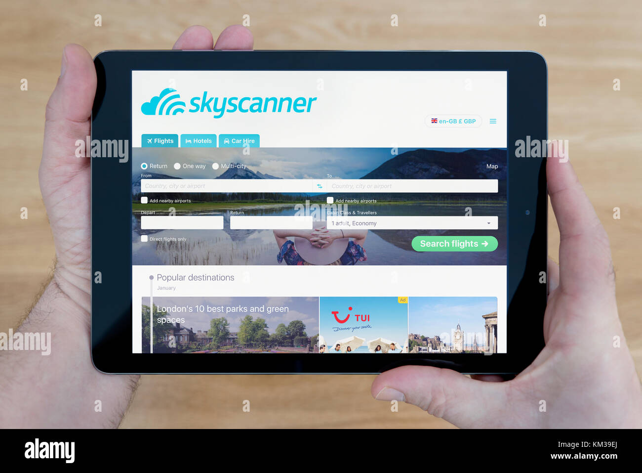 Skyscanner Screen Hi Res Stock Photography And Images Alamy