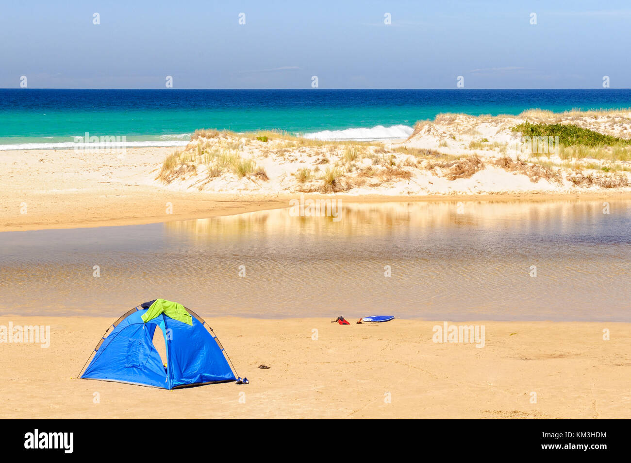 Beach tent hi-res stock photography and 