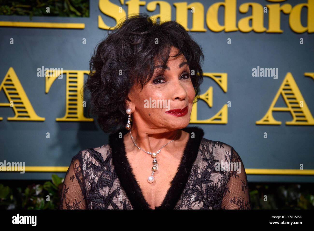 Dame Shirley Bassey attending the Evening Standard Theatre Awards, at the Theatre Royal in London. PRESS ASSOCIATION Photo. Picture date: Sunday December 3rd, 2016. Photo credit should read: Matt Crossick/PA Wire. Stock Photo