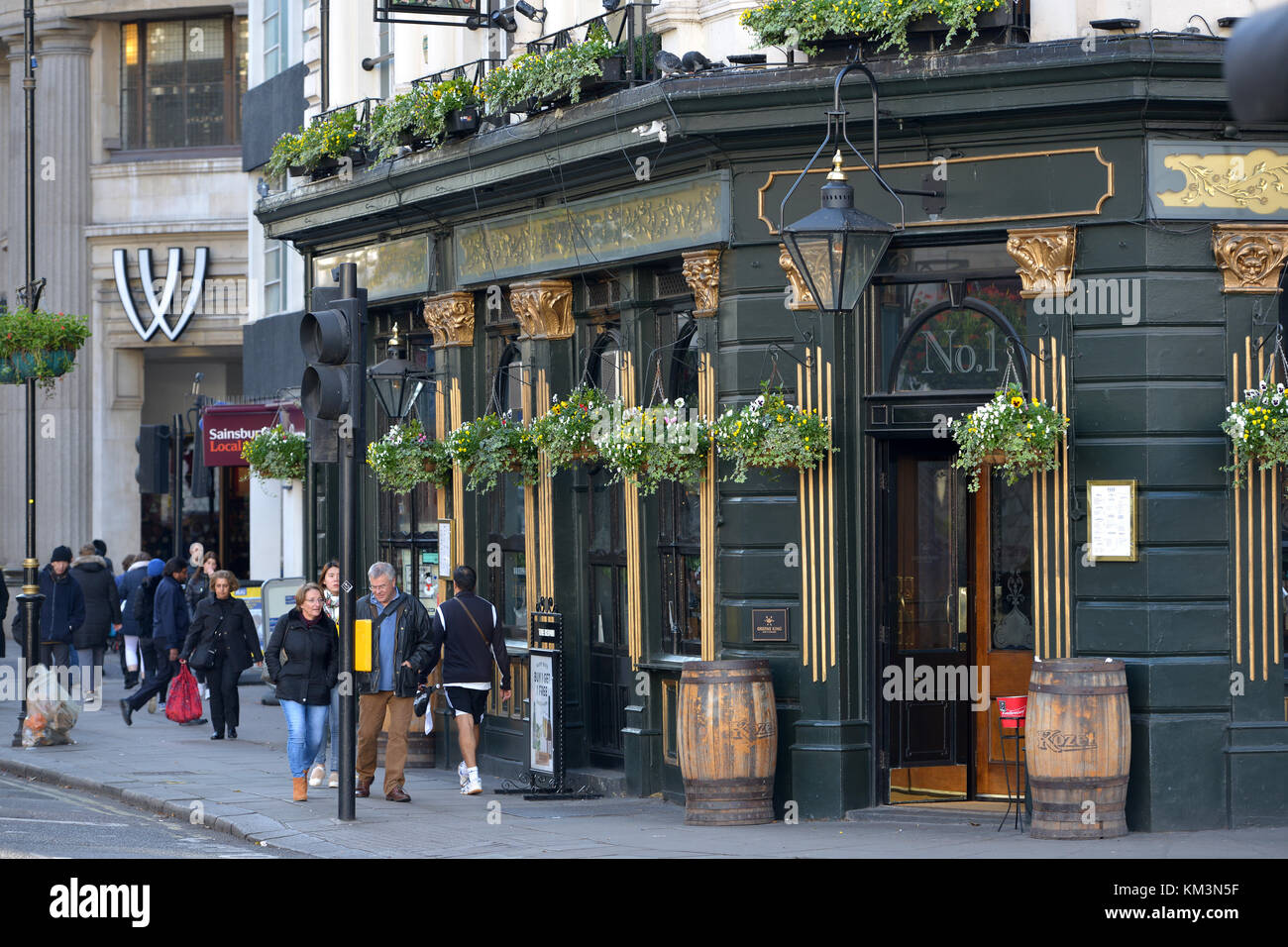 Shoppers on Queensway, Bayswater, London Stock Photo Alamy