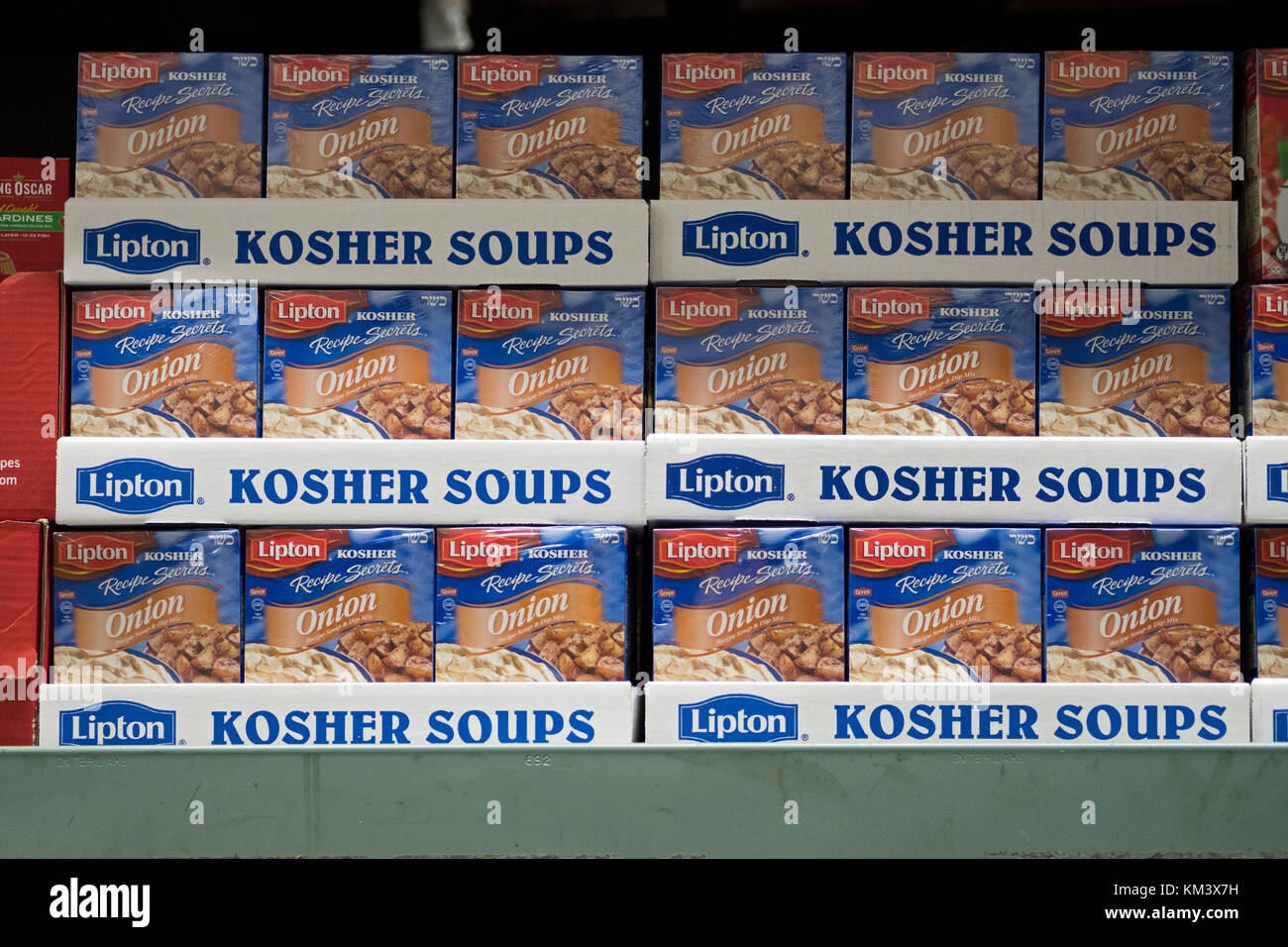Lipton Kosher Soups for sale at BJ's Wholesale Club in Whitestone, Queens, New York. Stock Photo