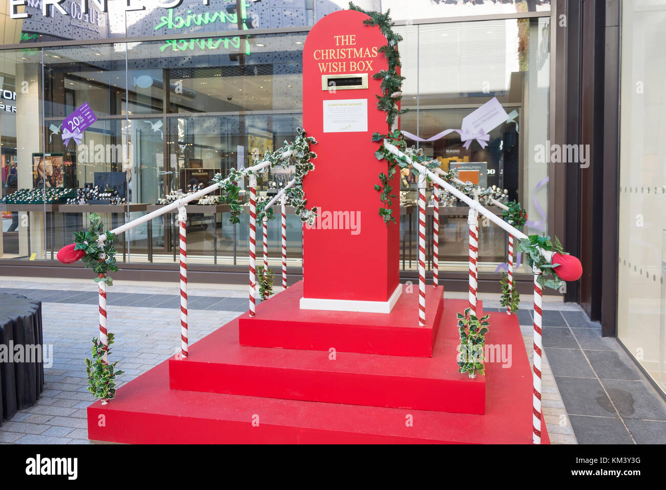 The Christmas Wish Box, The Avenue, The Lexicon, Bracknell, Berkshire, England, United Kingdom Stock Photo