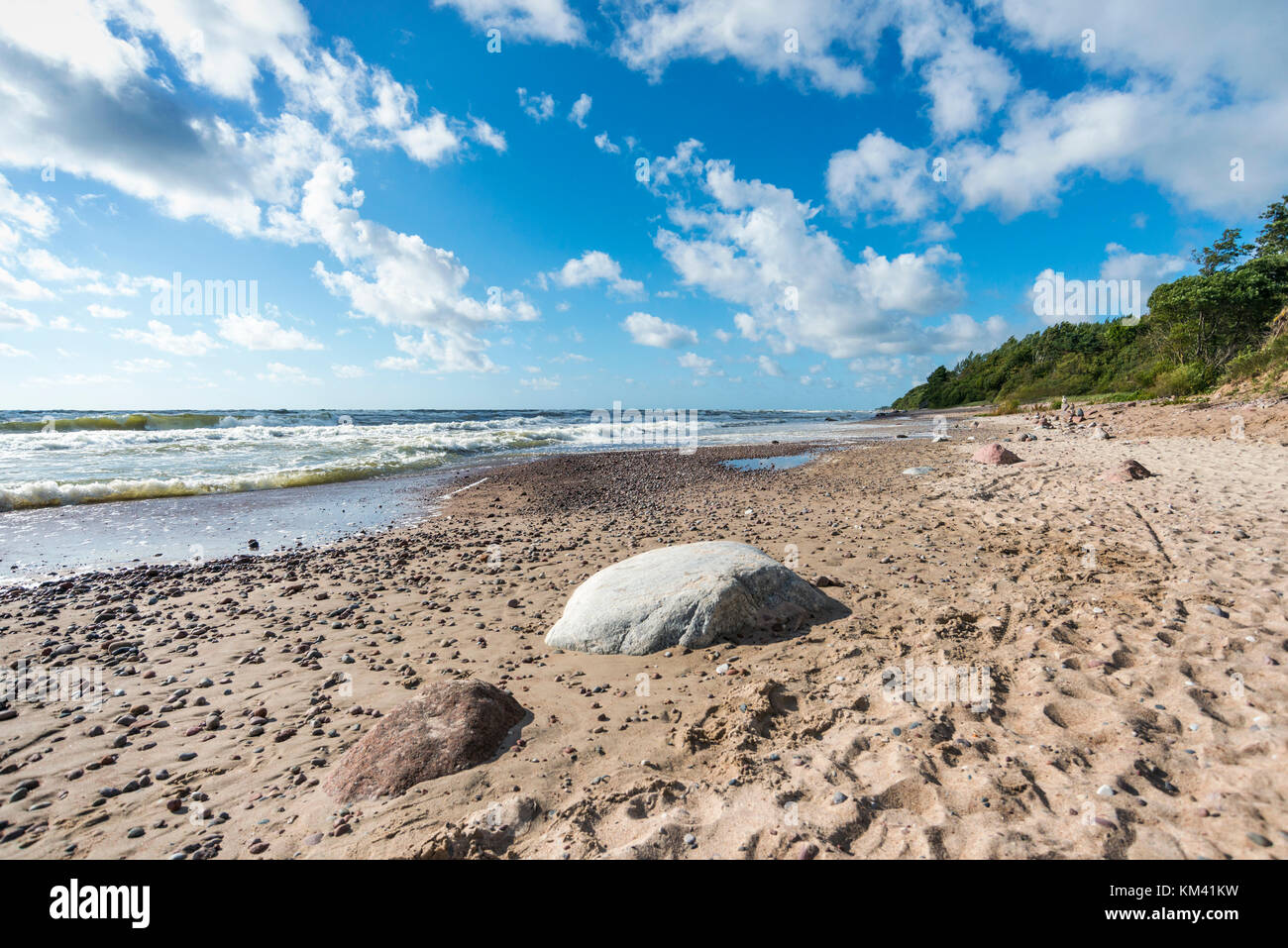 Empty beach on sunny hi-res stock photography and images - Alamy