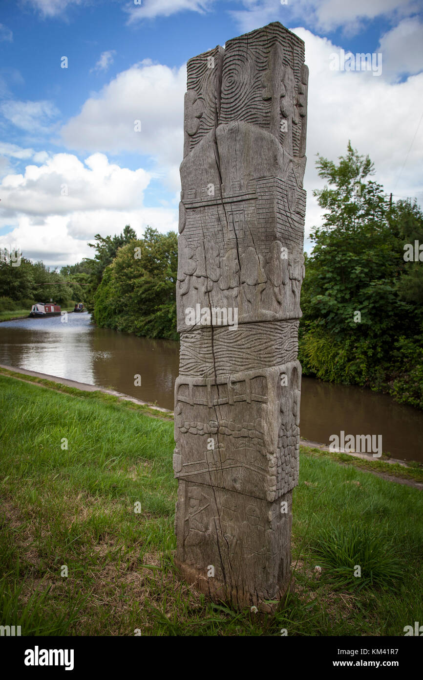 Wooden sculpture near Polesworth on the Coventry canal, Staffordshire, England. Stock Photo