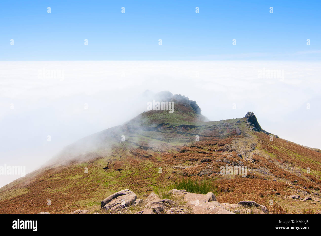 Wolkenhimmel am Pico do Arieiro in Madeira Stock Photo