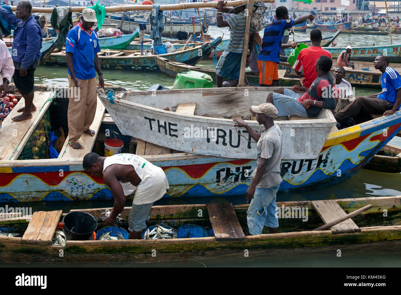 Elmina fishing harbour ghana hires stock photography and images Alamy