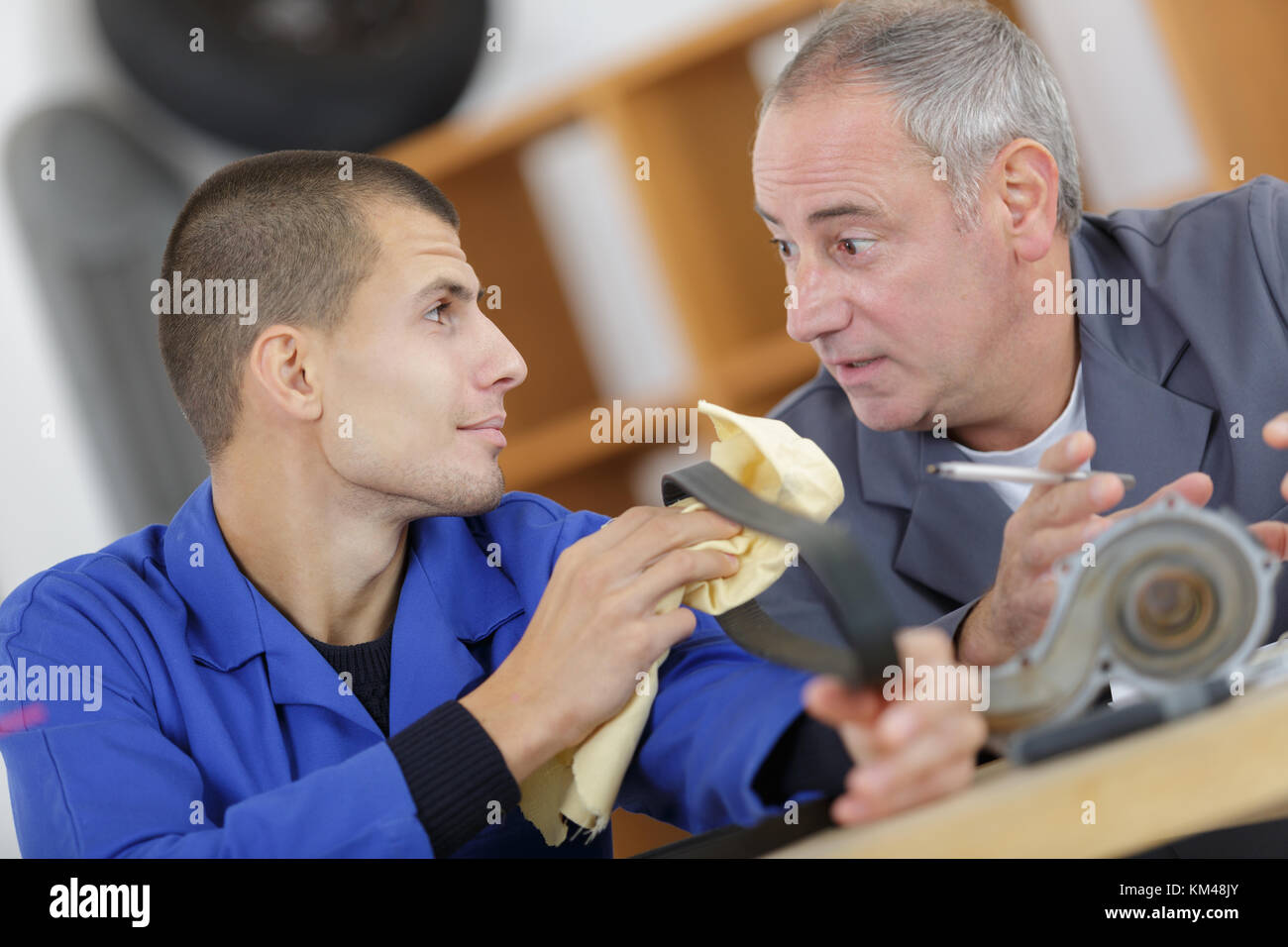 mechanical engineering apprentice Stock Photo - Alamy