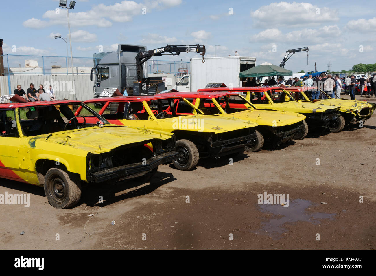 banger racing race races car cars scrap junk demolition destruction derby derbies crash crashing crashed crashes old rusty scrapped Stock Photo