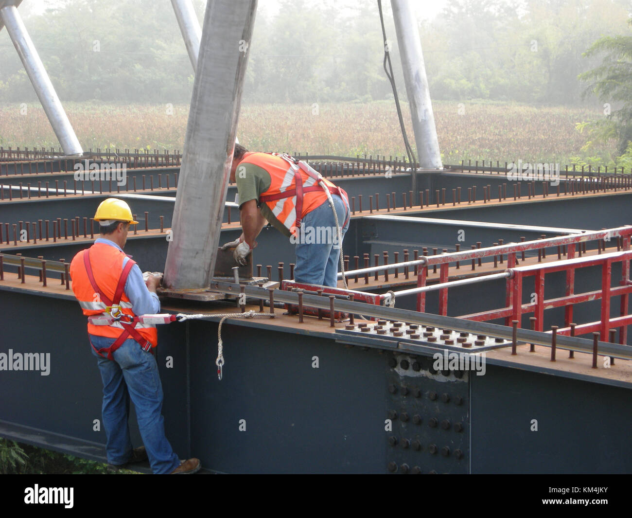 Construction of a superior steel arch bridge Stock Photo Alamy