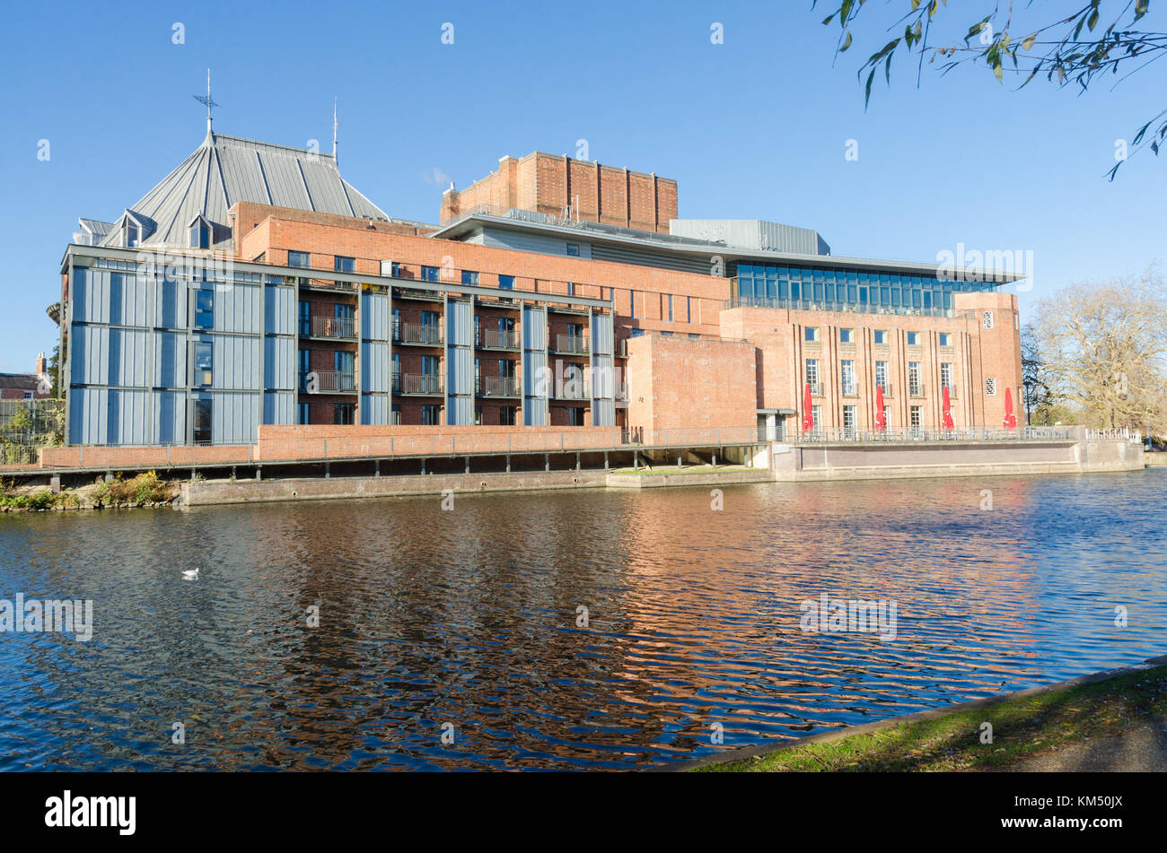 Royal Shakespeare Theatre next to the River Avon in Stratford-upon-Avon in Warwickshire, UK Stock Photo
