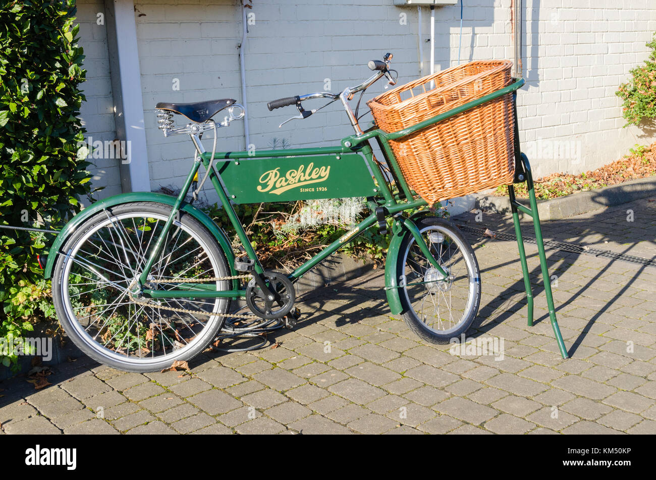 Pashley bicycle hi res stock photography and images Alamy