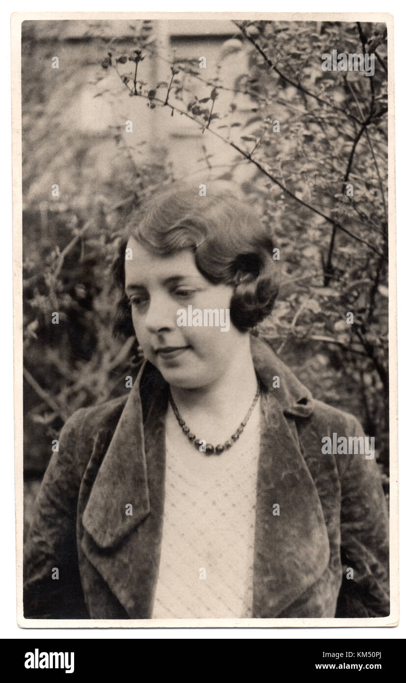 Vintage photograph of a young woman: Beryl Edith Alice Johnson, 1933, age 23 Stock Photo