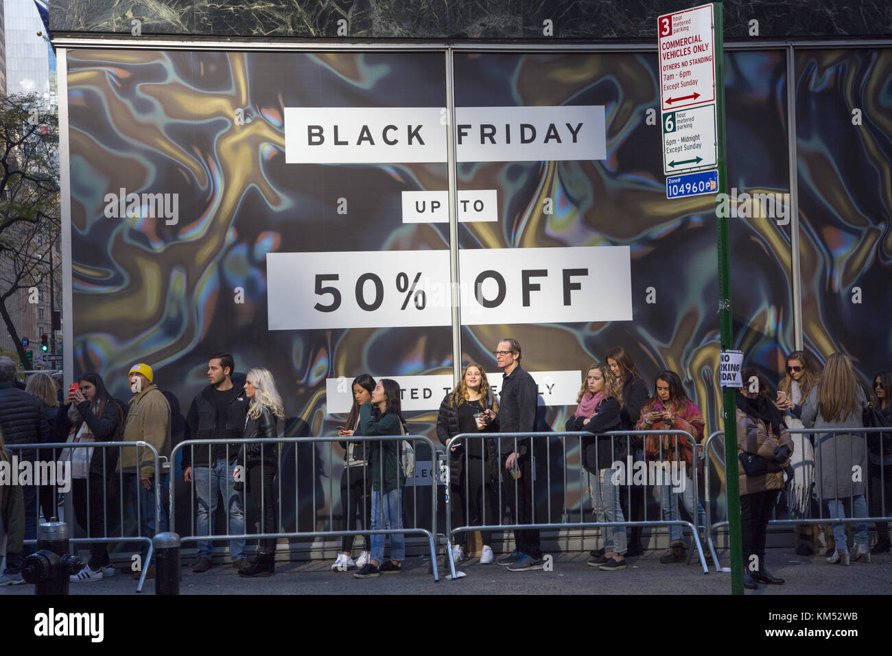 louis vuitton black friday sale sales shop shops discount discounts retail  retailer offer offers shopper shopping reduction reduced price bargains  bargain store Stock Photo - Alamy