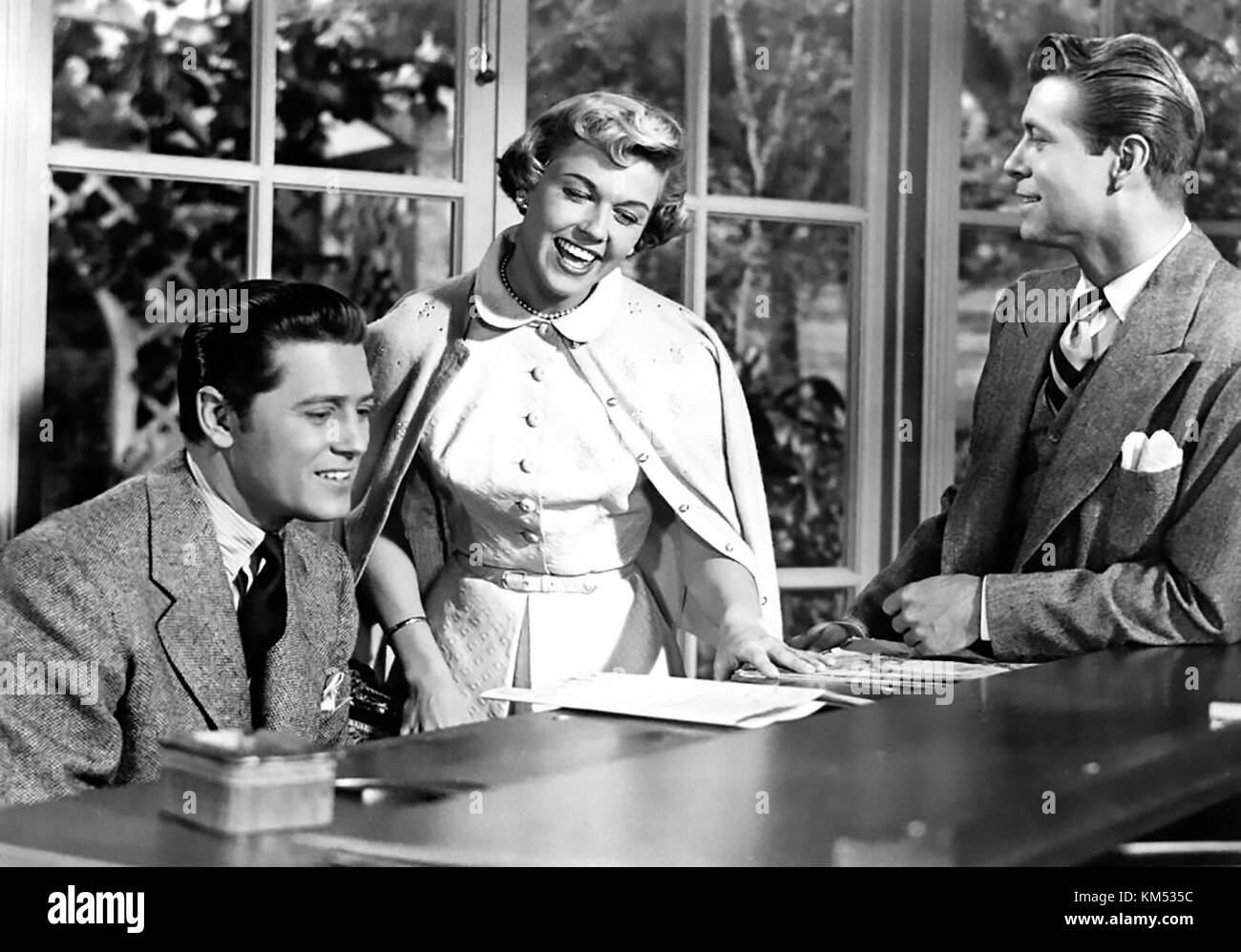 TEA FOR TWO 1950 Warner Bros film with Doris Day Gordon McRae on piano
