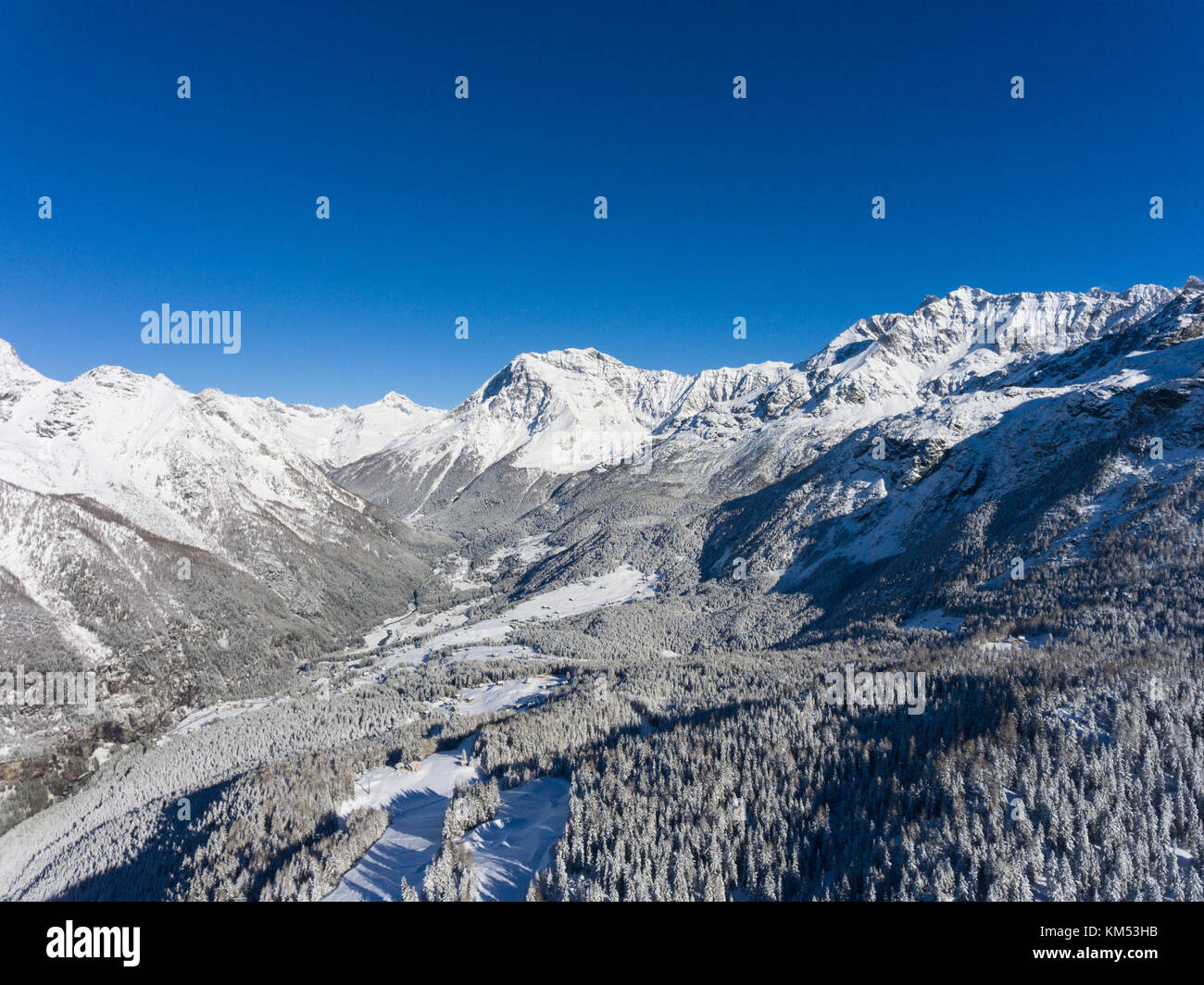 Valmalenco - Valley of Chiareggio - Winter season Stock Photo - Alamy