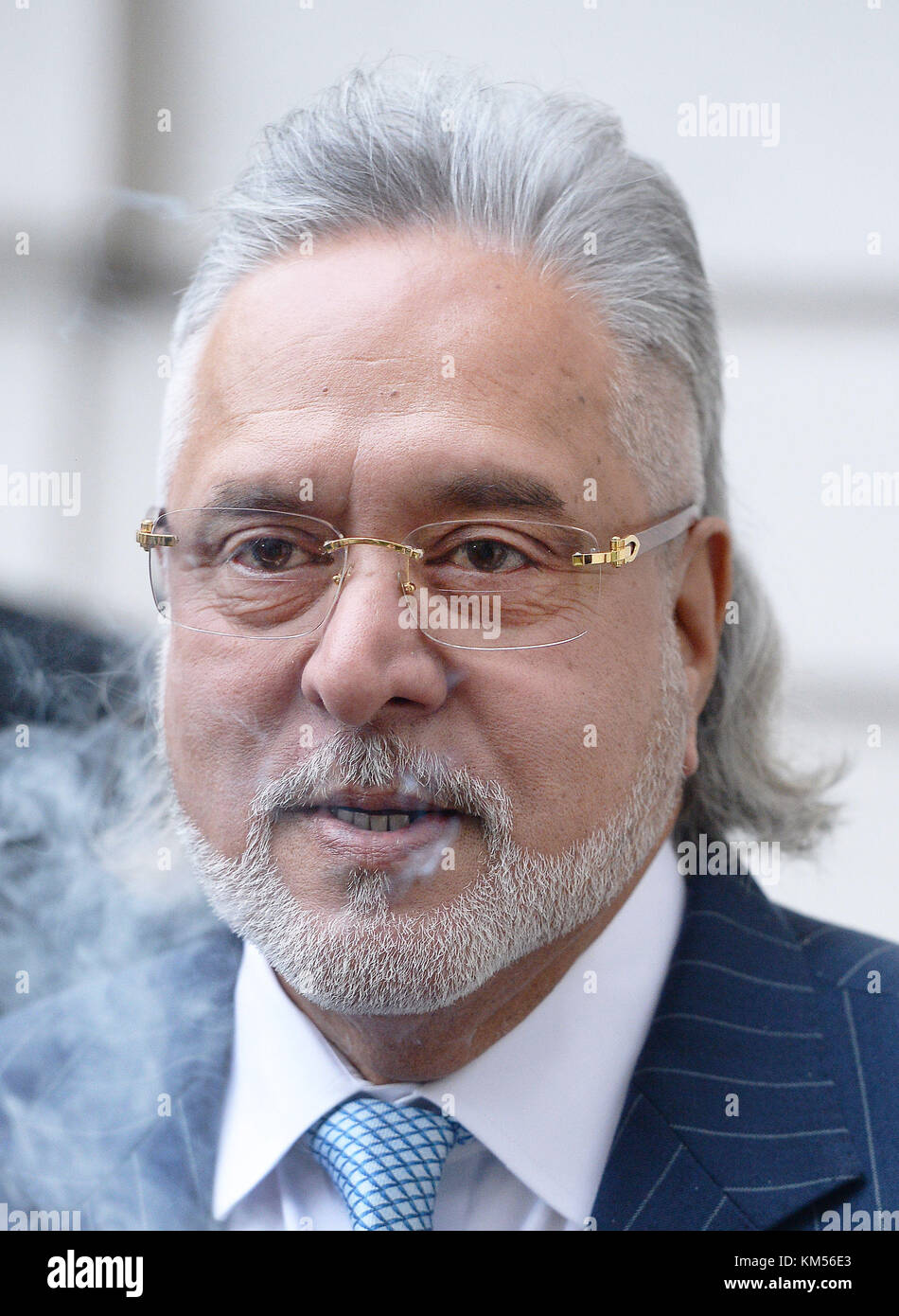 Indian business tycoon Vijay Mallya, who is wanted in his home country over  fraud allegations, outside Westminster Magistrates' Court during an  extradition hearing Stock Photo - Alamy
