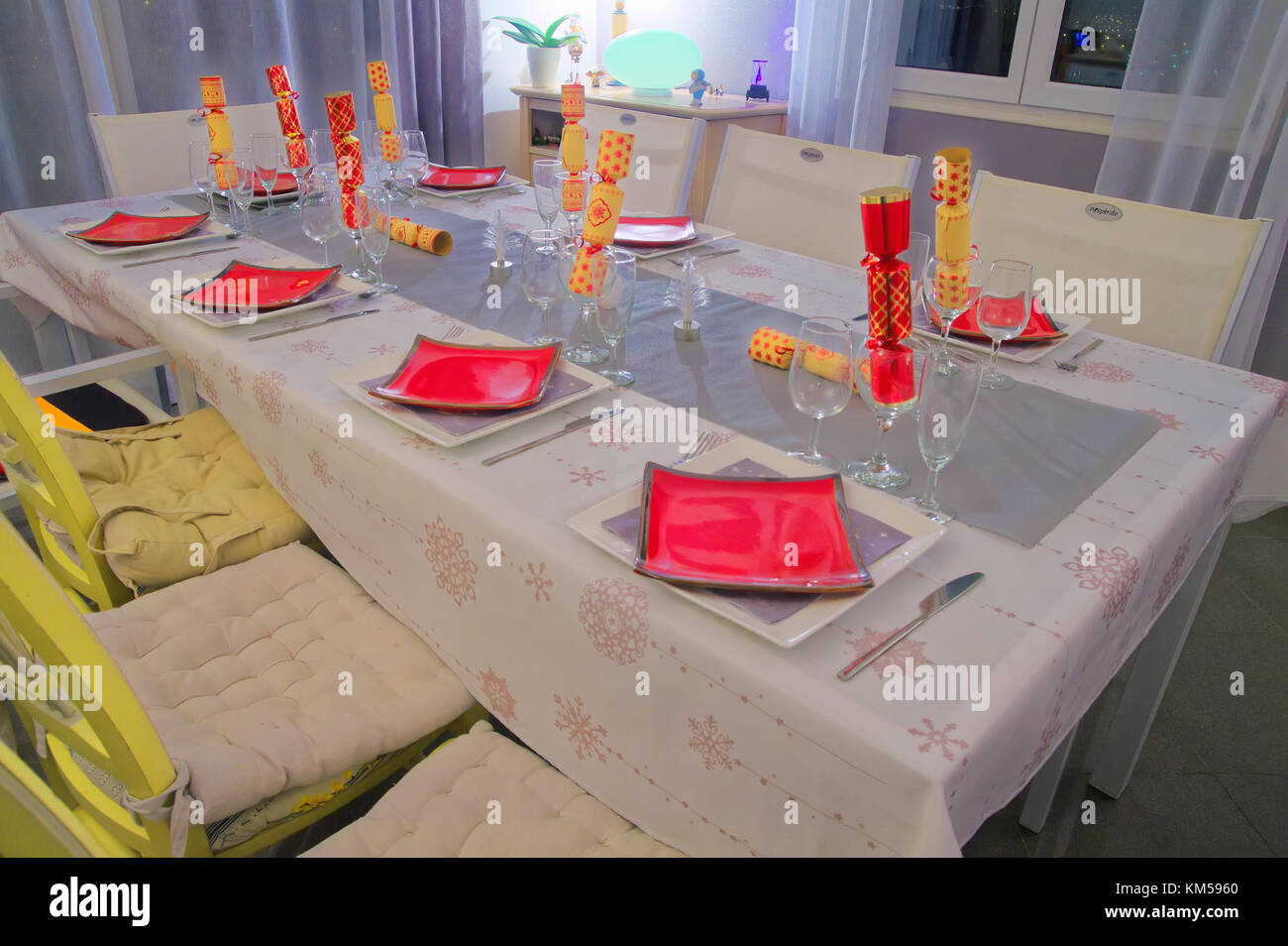 French Christmas Table Decoration With Christmas Crackers Stock