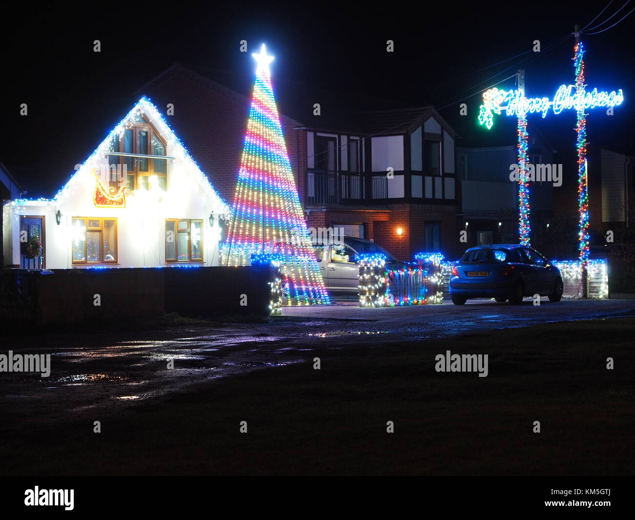 Warden Bay, Kent, UK. 4th Dec, 2017. A house decorated in an unmissable