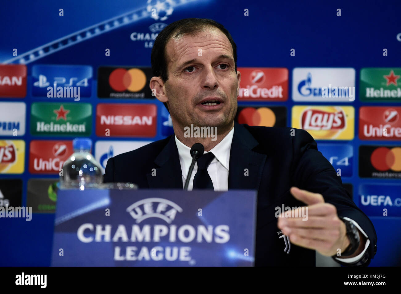 Athens, Greece. 04th Dec, 2017. Juventus coach Massimiliano Allegri ...