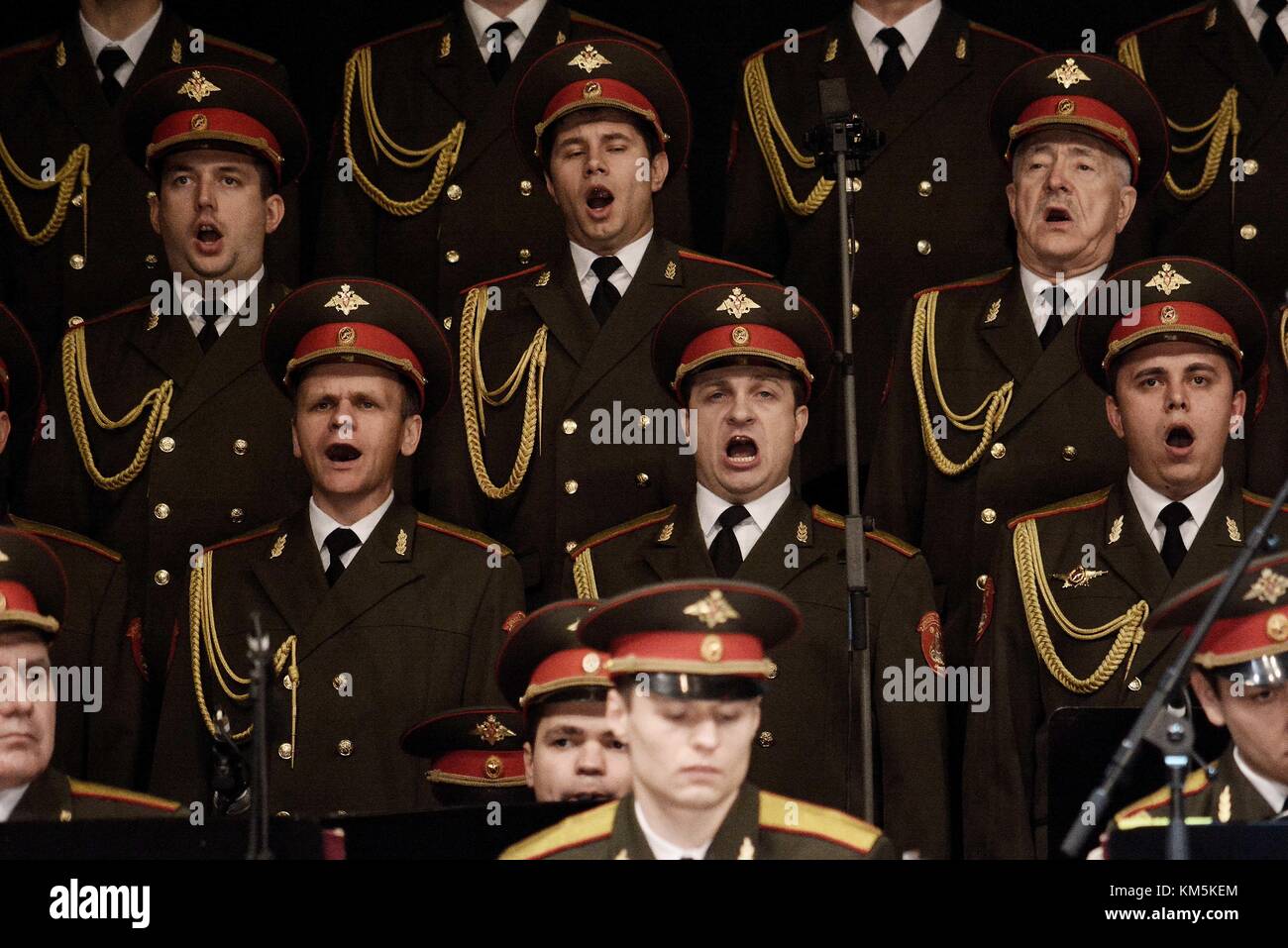 Athens, Greece. 4th Dec, 2017. Members of the chorus of 'The Alexandrov