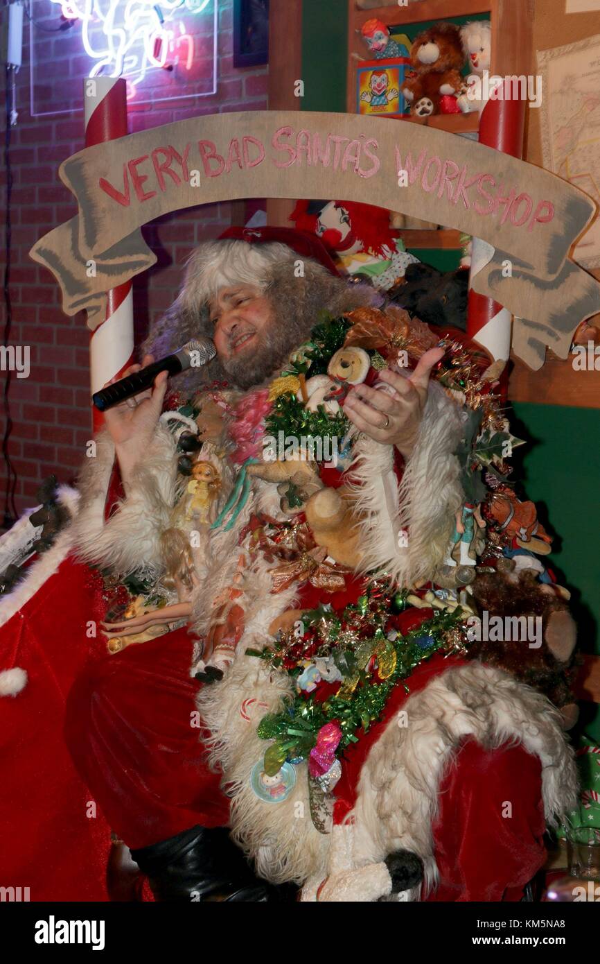 Bad santa claus hi-res stock photography and images - Page 20 - Alamy