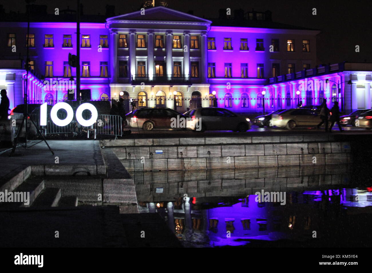 Helsinki, Finland. 05th Dec, 2017. Presidential palace is illuminated to celebrate Finland's 100 years of independence on 6th of December. Credit: Heini Kettunen/Alamy Live News Stock Photo