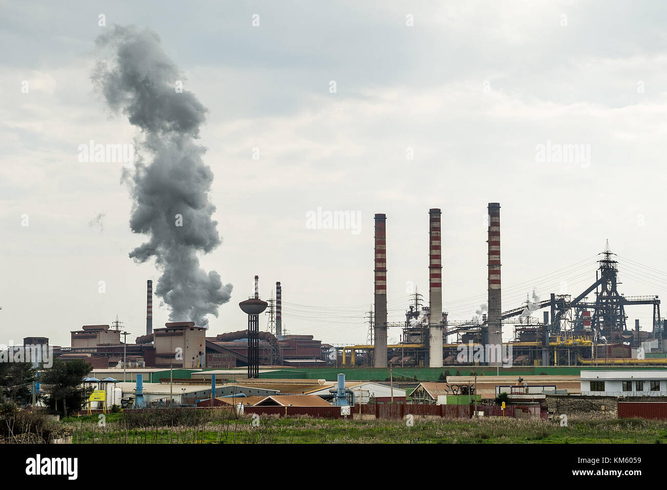 ilva-di-taranto-the-second-largest-steel-mill-in-europe-at-the-center