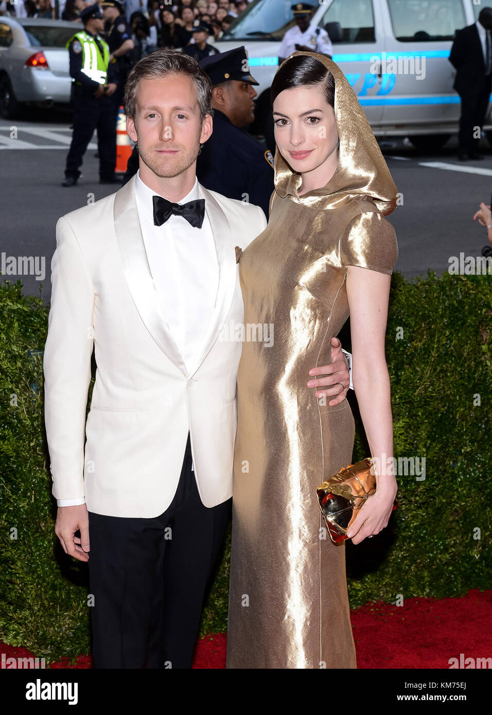 Anne Hathaway And Adam Shulman How They Met