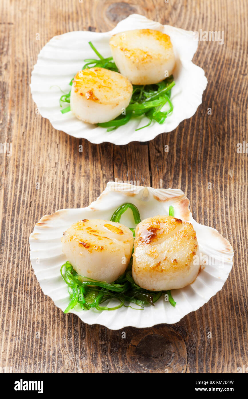 Gegrillte Jakobsmuscheln Stock Photo - Alamy