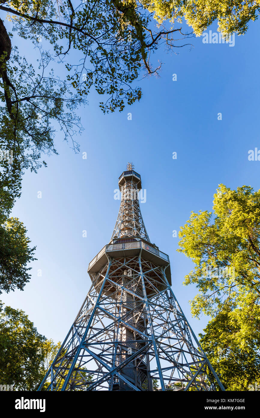 Tschechien, Prag, Petrin, Aussichtsturm, erbaut 1891, Nachbau des Pariser Eiffelturm Stock Photo