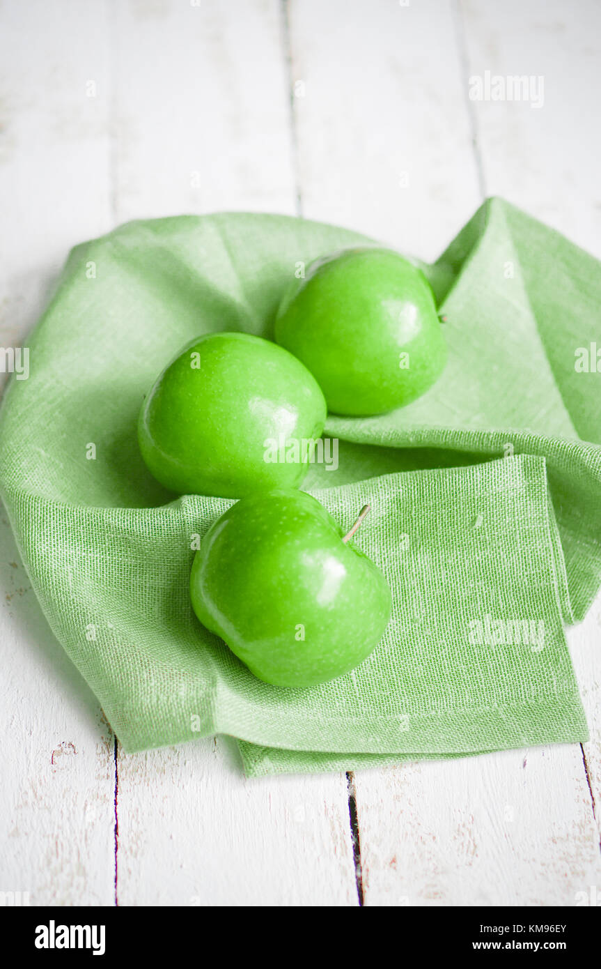 Fresh Farm Raised Apples On Rustic Wooden Background Stock Photo - Alamy