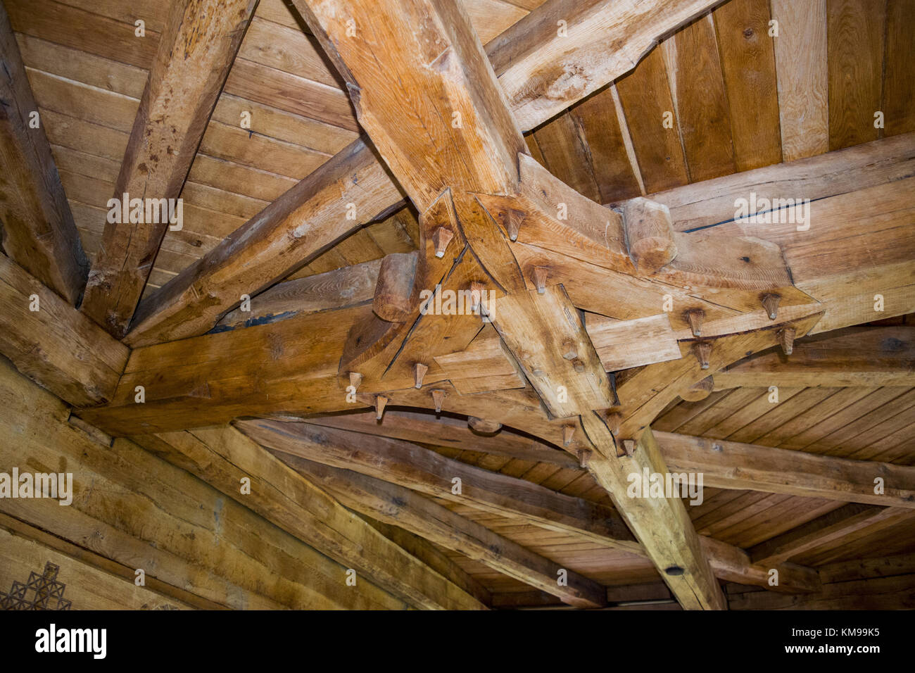 Wood assembly without iron nails Stock Photo - Alamy