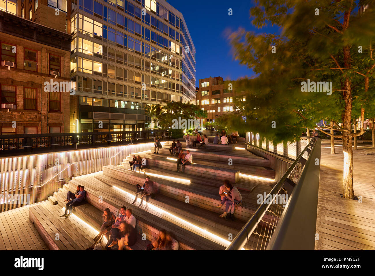 A Summer evening at the Highline lookout (High Line Park). 10th Avenue