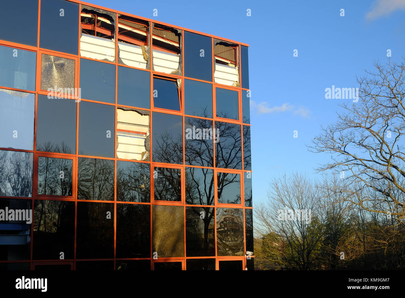 Broken glass wall hires stock photography and images Alamy