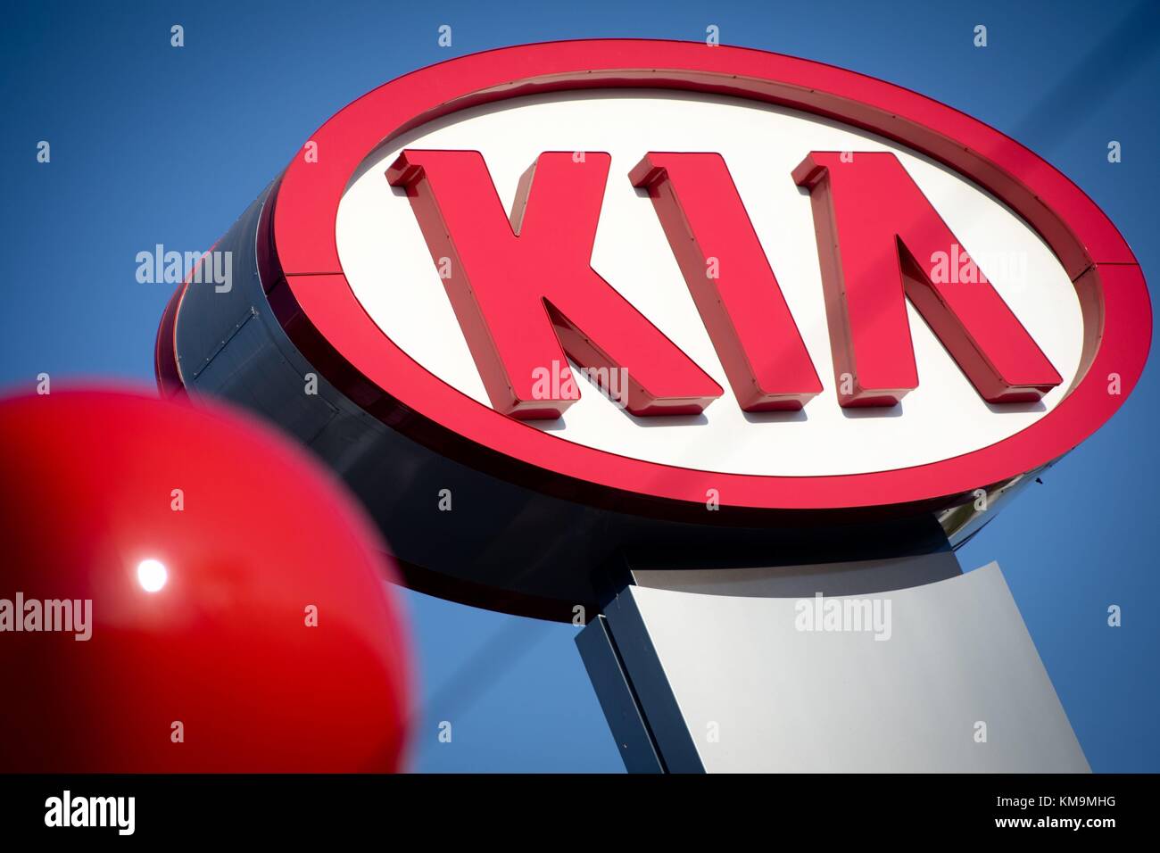 Kia logo at Kearny Pearson Kia car dealer in Kearny Mesa in San Diego, in August 2017. | usage worldwide Stock Photo