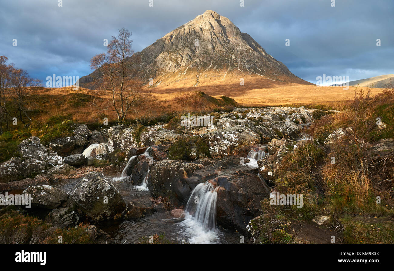 Buachaille Etive Mor - the great heardsman - a famous Scottish landmark mountain at the mouth of Glencoe and Glen, in Scottish Highlands Etive. Stock Photo