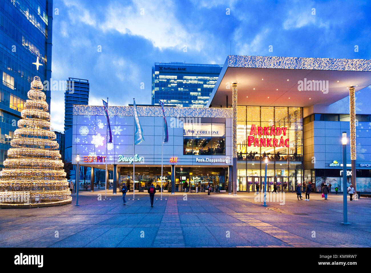 Christmas, Shopping centrum Arkady Pankrac, Pankrac distric Stock Photo -  Alamy