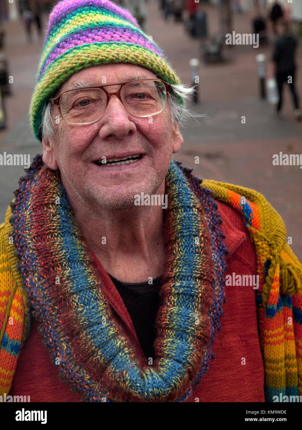 A happy, elderly hippy man in Lewes, East Sussex Stock Photo