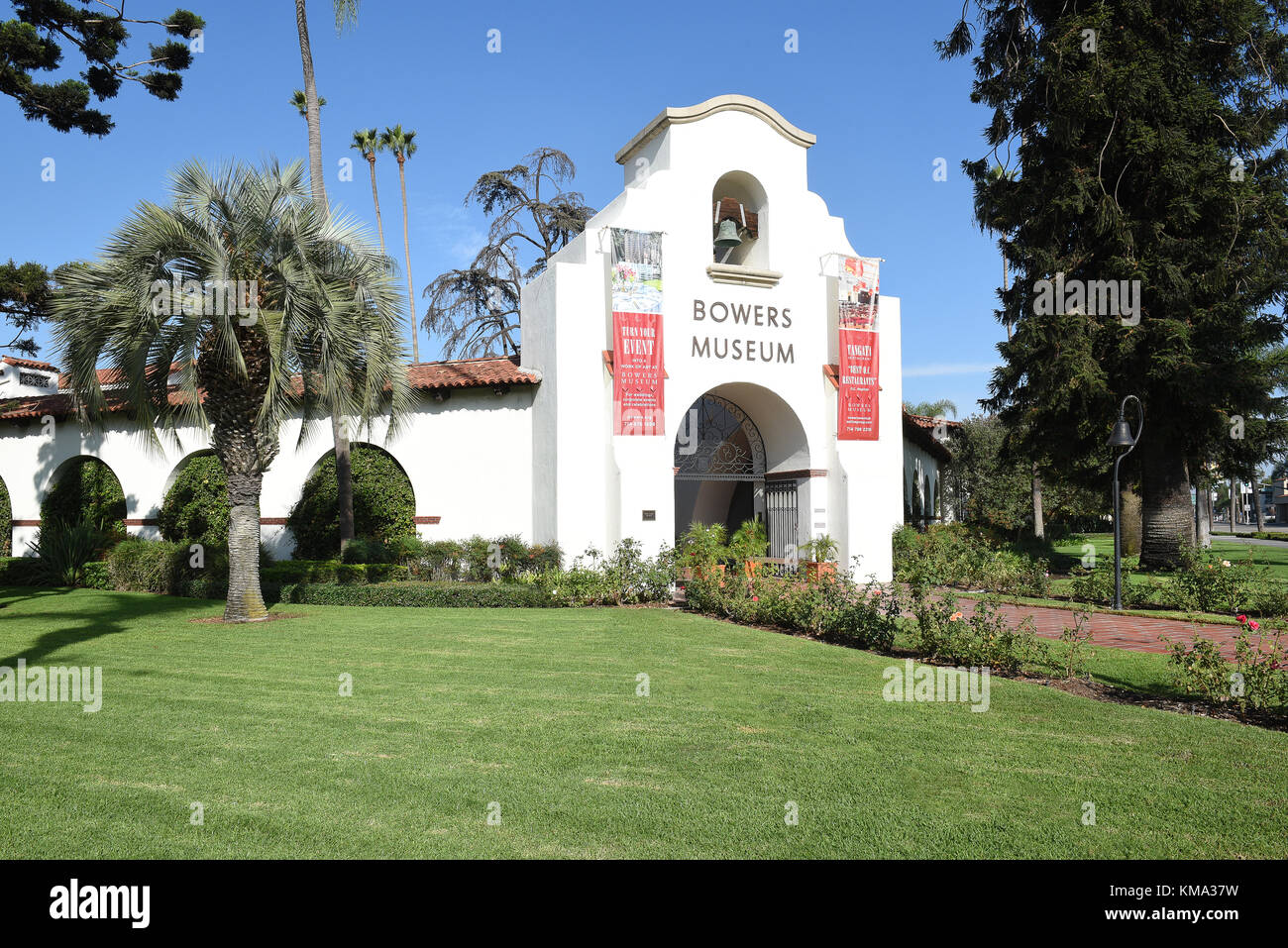 Santa Ana Ca November 11 2017 Bowers Museum The Bowers Museum Is