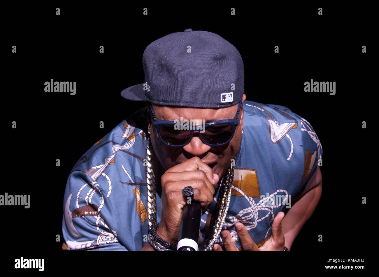 Ll cool j rap hi-res stock photography and images - Page 3 - Alamy