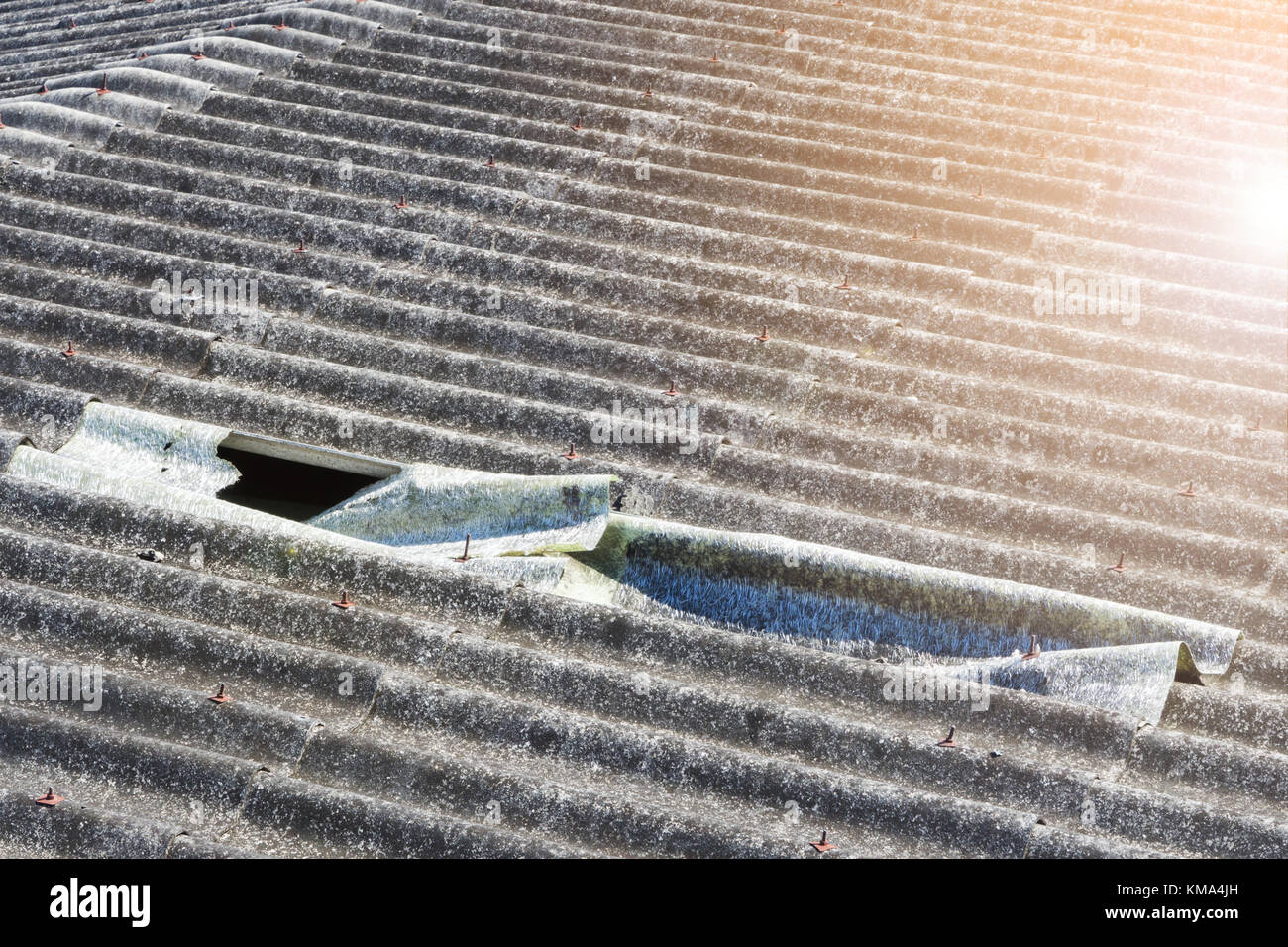 Broken tile hi-res stock photography and images - Alamy