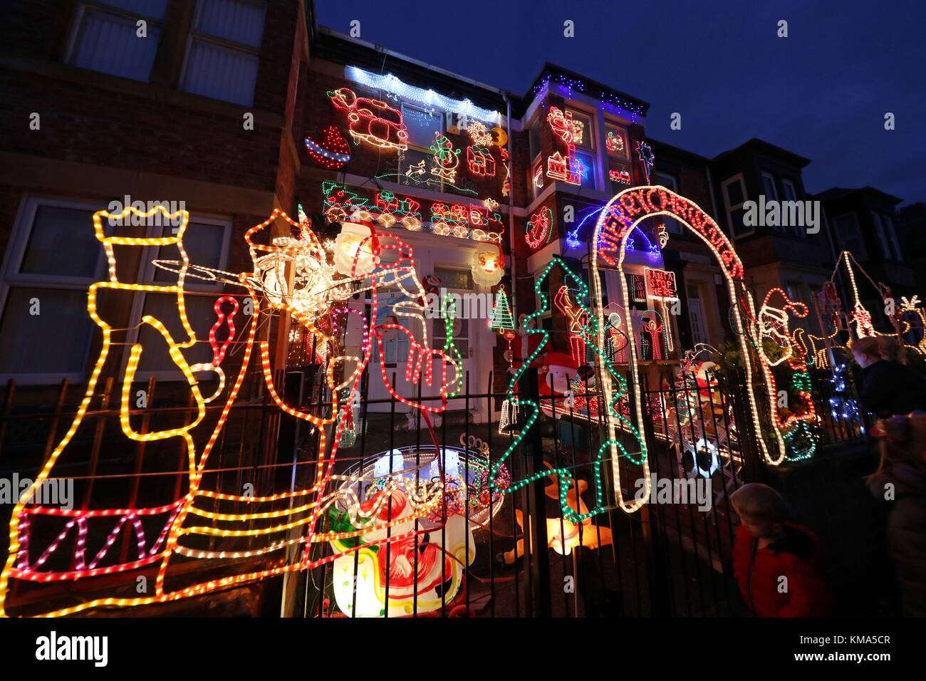 Christmas lights on rodsley avenue hires stock photography and images
