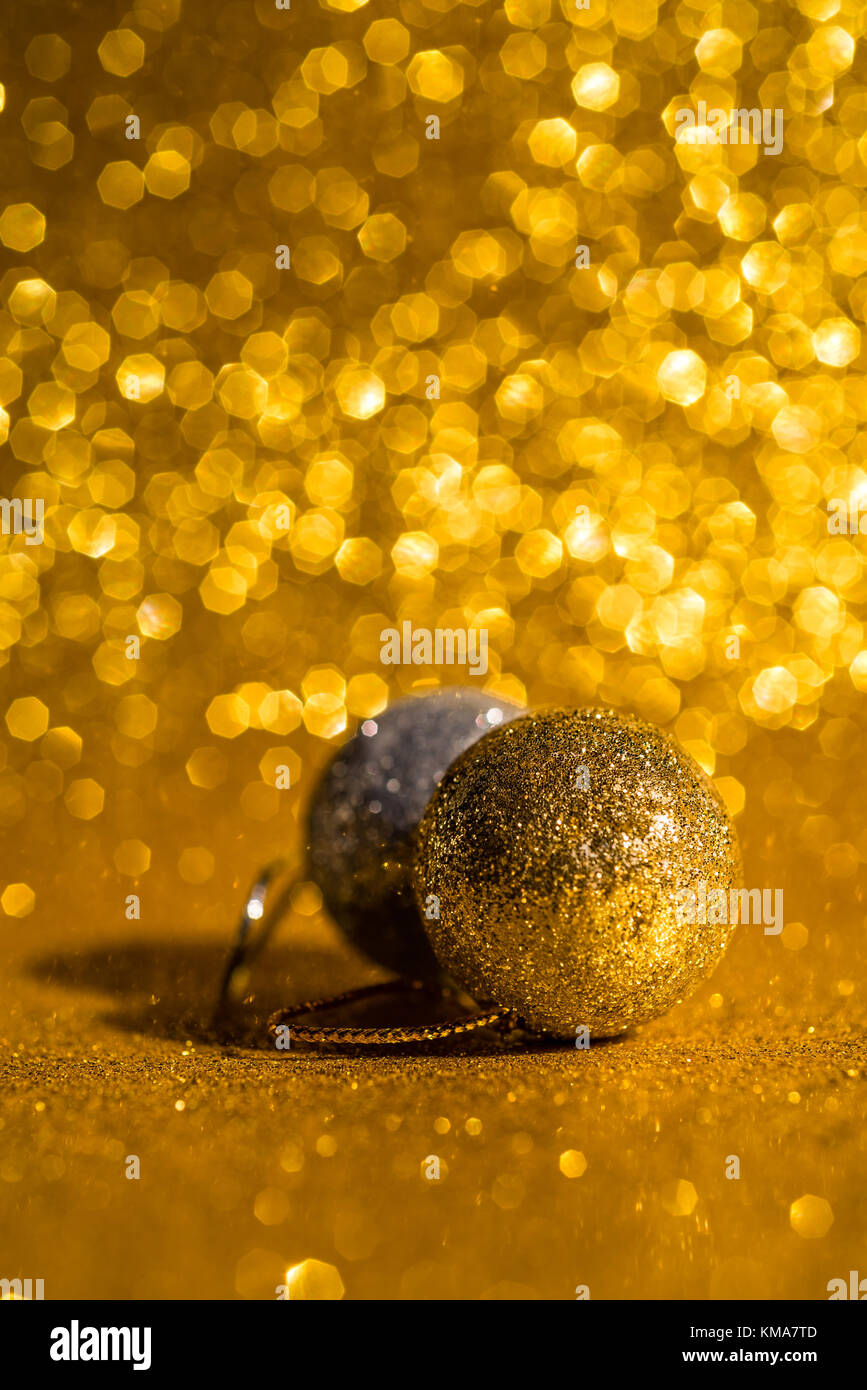 Golden bokeh background hi-res stock photography and images - Alamy