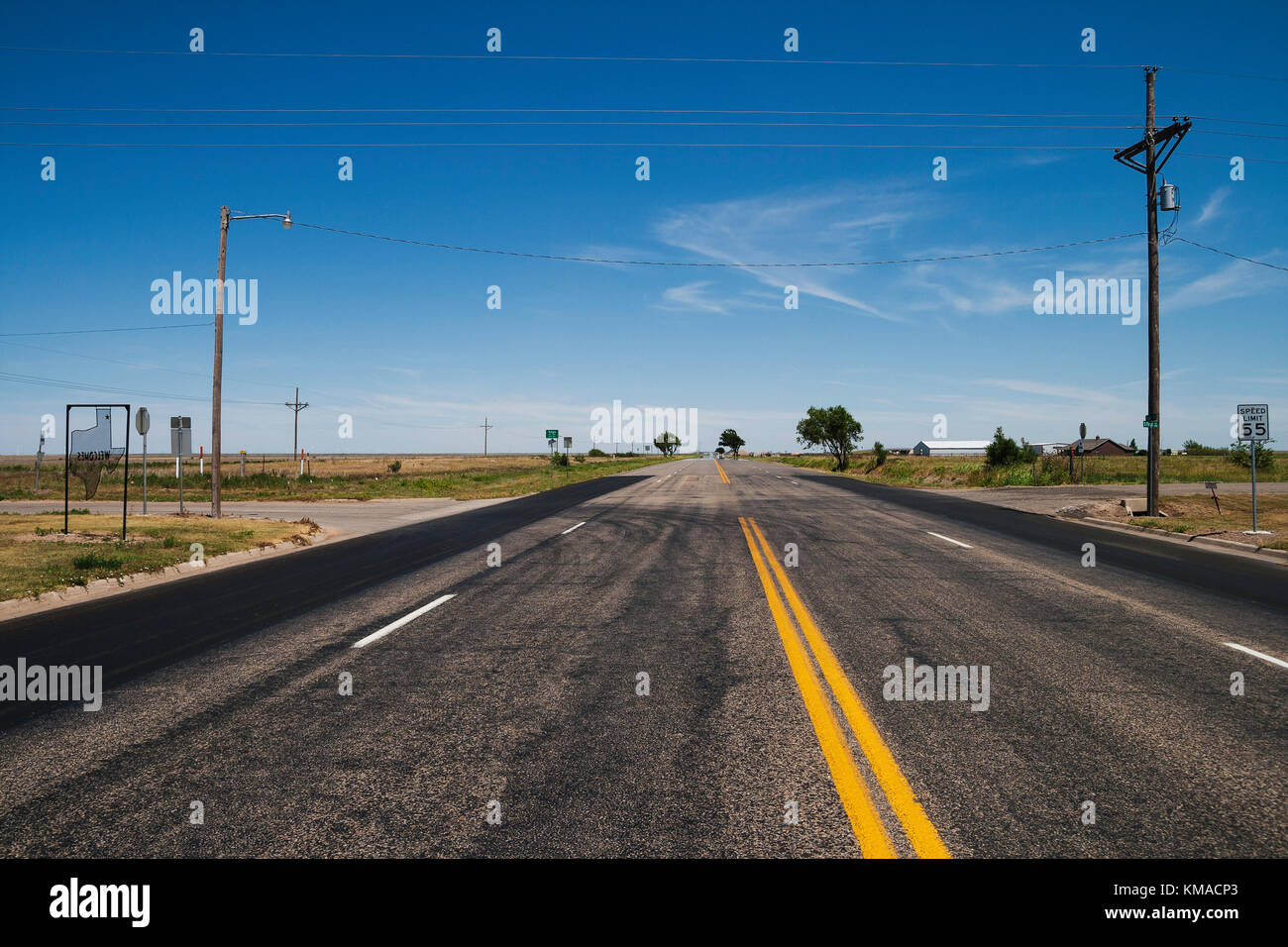The old historic route 66 in Texas, near Vega, USA Stock Photo Alamy