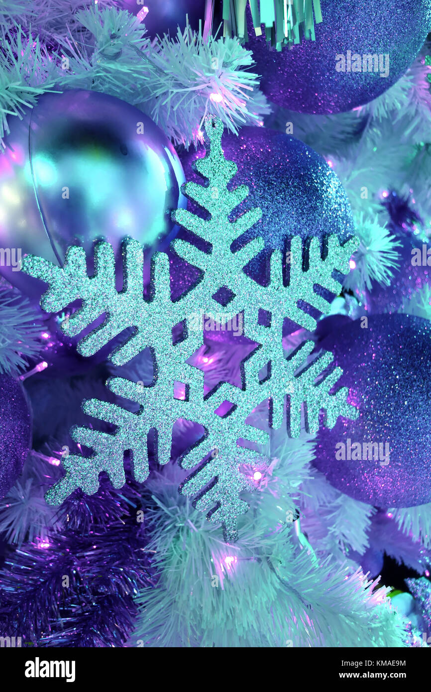 Lightup Glitter Snowflake and Glitter Ball Shaped Christmas Ornaments