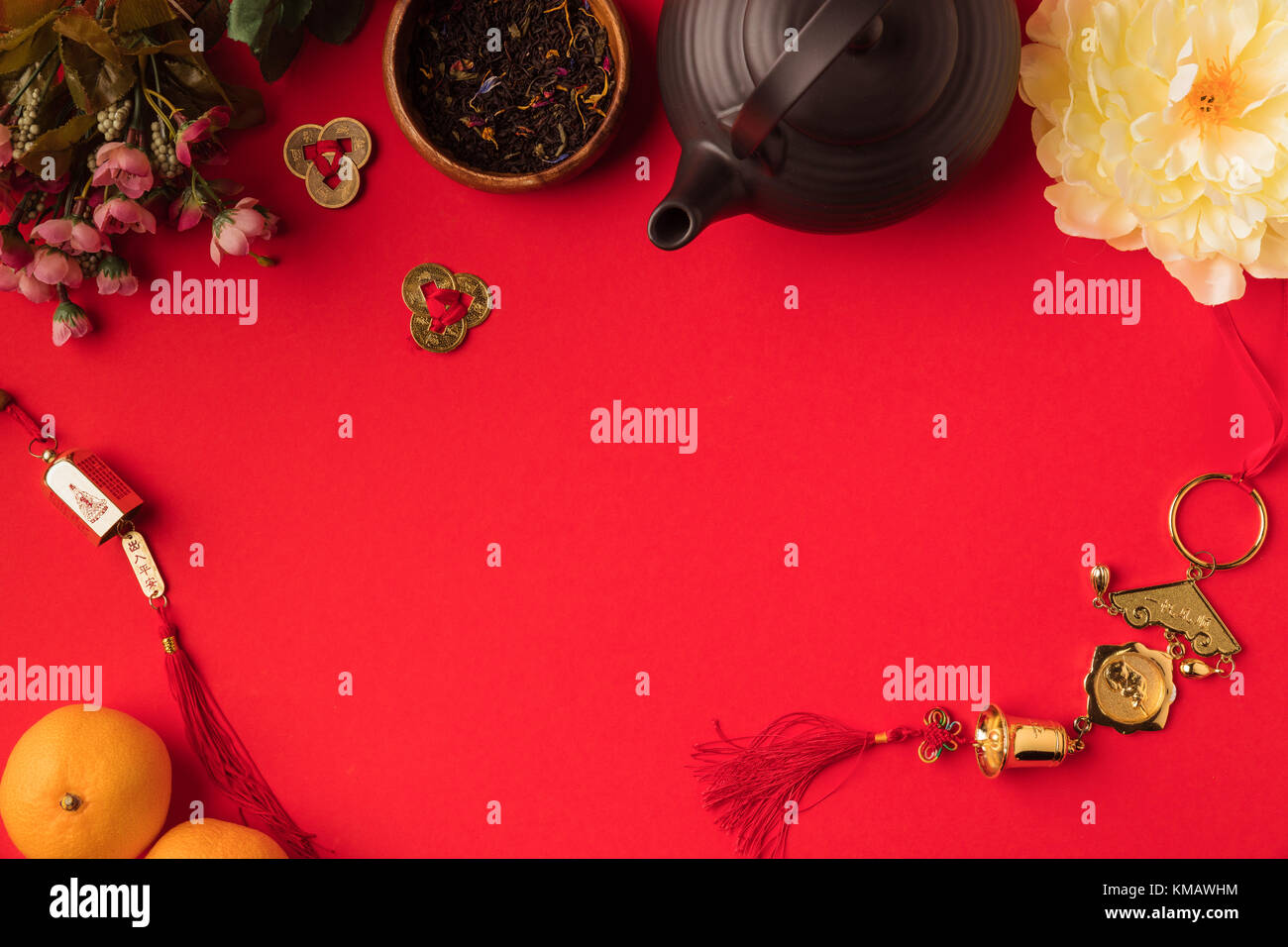 oriental decorations and tea set Stock Photo Alamy