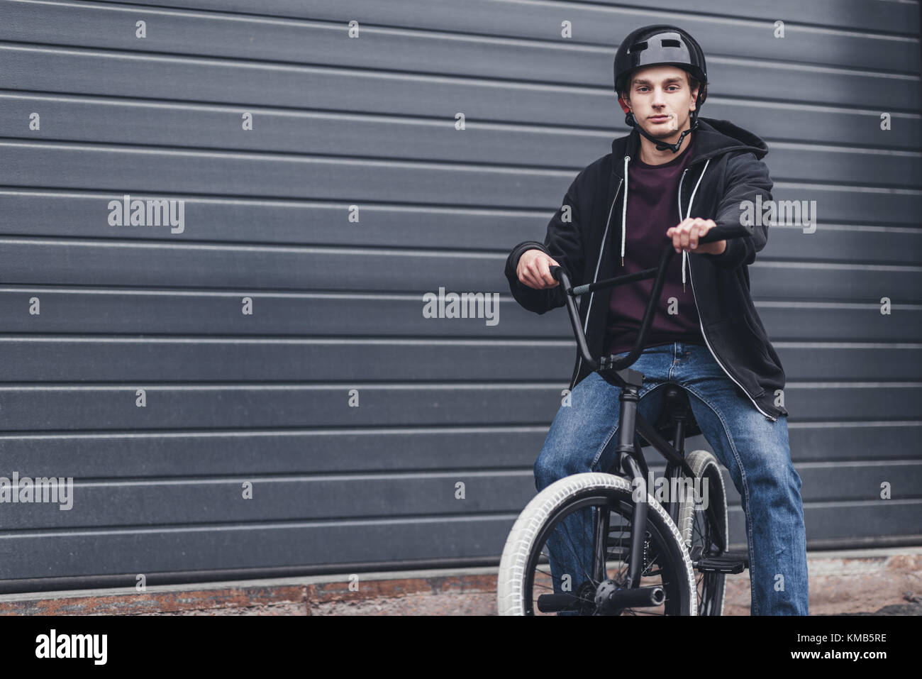 young bmx cyclist Stock Photo - Alamy